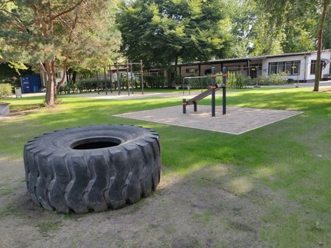 Neue Calesthenics-Anlage auf der Sportanlage in der Hatzfeldallee