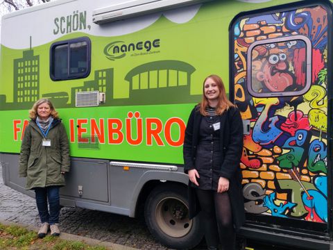 Claudia Fulhorst und Marie Dunkel, Beraterinnen der manage gGmbH. (Bild: BA Reinickendorf)