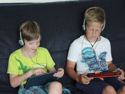 Kinder entwerfen eigenes Comic im meredo (Bild: meredo)