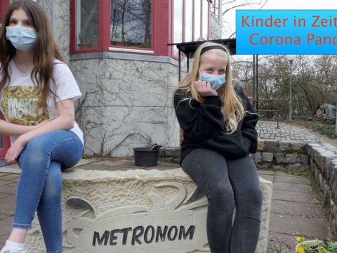 Kinder in Zeiten der Corona Pandemie (Bild: Bezirksamt Reinickendorf / Metronom)