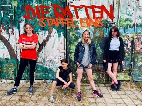 v.l.n.r. Emilia A., Johanna F., Antonia A. und Rebecca D. (Bild: Jugendkunstschule ATRIUM)