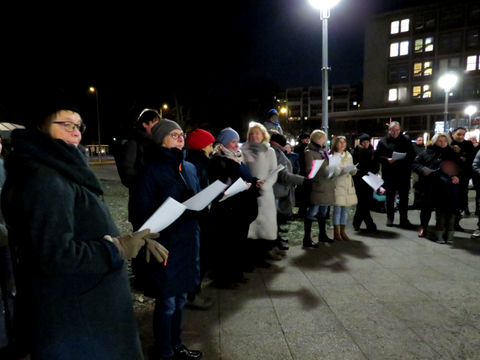 0542_jugendamt-beim-weihnachtssingen.png