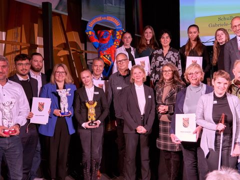 Preisverleihung Reinickendorfer Ausbildungsbuddy mit Siegerunternehmen (Bild: Wolfgang Kapfer)