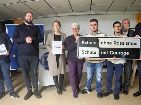 Ehrung der Toulouse-Lautrec-Schule (Bild: BA Rdf)