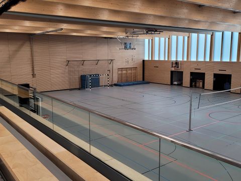 Sicht von der Hallentribüne (Bild: BA Reinickendorf)