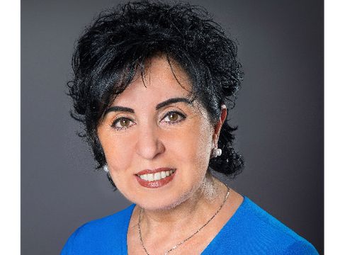 Bezirksbürgermeisterin Frau Emine Demirbüken-Wegner