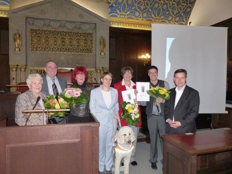 v.l.n.r.: Edith Günther, Norbert Jaitzig, Adelheid Liss, Regina Vollbrecht, Maryse Chapelle, Marcus Kappel, Uwe Brockhausen (Bild: apercu-Verlag)