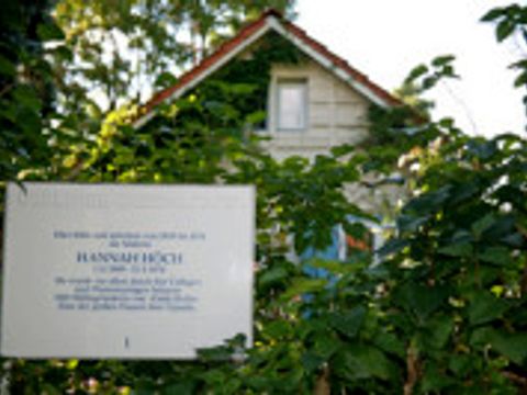 hannah_hoech_haus
