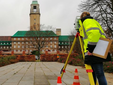 Vermessungstechniker_quadrat_2021