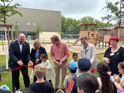 Spandaus 32. Schule (Grundschule) trägt künftig den Namen „Lillian-Zeller-Grundschule“