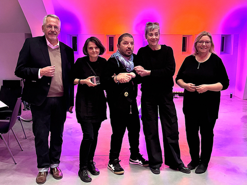 V.l.n.r.: Kulturamtsleiter Dr. Ralf F. Hartmann, 1. Preisträgerin georgia Krawiec, 3. Preisträger Aydın Öztek, 2. Preisträgerin Karen Scheper de Aguirre, Kulturstadträtin Dr. Carola Brückner. (Bild: BA Spandau)