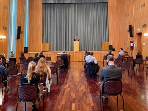 Bezirksamt Steglitz-Zehlendorf ehrt seine Ausbilderinnen und Ausbilder 2021 (Bild: Bezirksamt Steglitz-Zehlendorf)