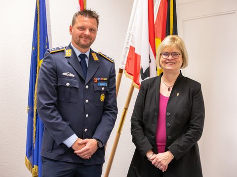 Besuch von Hauptmann Jeglinski bei Bezirksbürgermeisterin Cerstin Richter-Kotowski (Bild: Bundesluftwaffe)