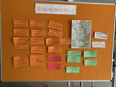 Thementisch Verkehrssicherheit bei der Beteiligungswerkstatt am 29.04.2022 (Bild: Elke Spengler)