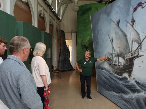 27. Juni 2024: Fachkundige Führung durch das Museum Kallvattenkuren im Brunnspark Ronneby