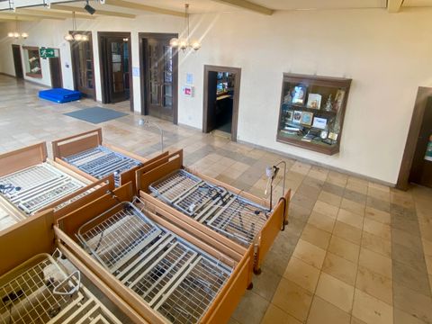 Ende Juli 2024: Lieferung von Pflegebetten ins Rathaus Zehlendorf