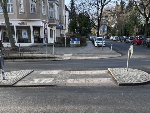 2022 Mittelinsel Verkehrssicherheit