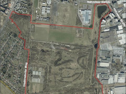 Geltungsbereich des Landschaftsplans "Landschaftspark Marienfelde" (rote Linie) (Bild: Geoportal Berlin/Digitales Orthophoto)