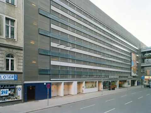 Ehemaliger Standort der Synagoge für den Religionsverein Westen in der Passauer Straße 2 in Schöneberg (Bild: Mühlhoff & Vossiek, 2004/5ff)