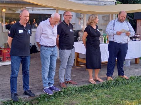 Von links nach rechts: Gerd Thomas, Norbert Wittke (1. Vorsitzender Netzwerk Südkreuz e.V.), Frank Christian Hinrichs, Catherina Pieroth (MdA) und Bezirksstadtrat Matthias Steuckardt (Bild: Regionalmanagement Bezirksamt Tempelhof-Schöneberg)