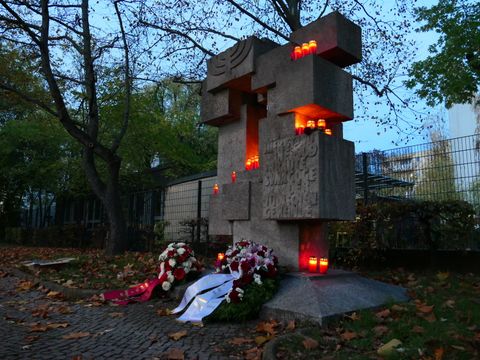 Mahnmal der ehemaligen jüdischen Synagoge in der Münchener Straße