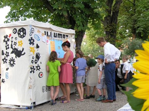 ILLUMAT-Kubus (Bild: ILLUMAT – der Illustrationsautomat)