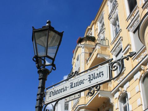 Straßenschild Viktoria-Luise-Platz