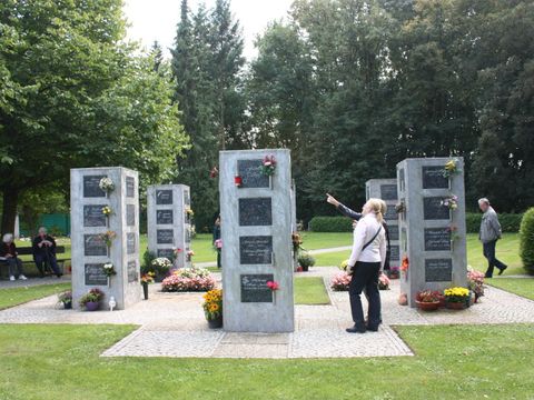 Gräber auf dem Christusfriedhof