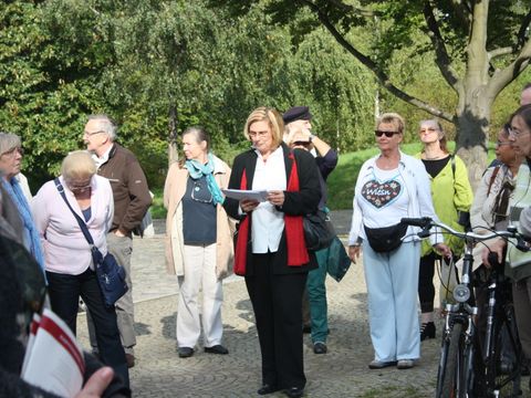 Verabschiedung vor dem Heidefriedhof