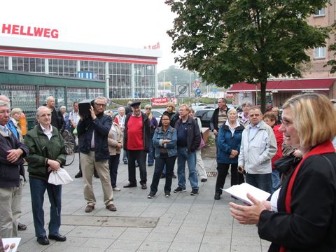 Der gegenüberliegende Baumarkt steht bereits auf Kreuzberger Territorium.