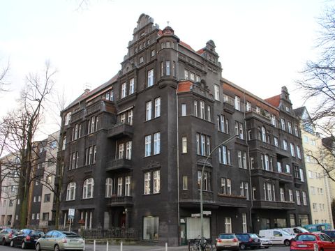 Dieses Gebäude an der Ecke Haberlandstraße/Landshuter Straße wurde 1907 erbaut.