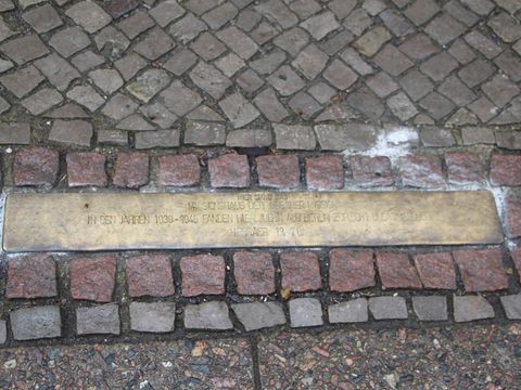 Gedenkschwelle für die segensreiche Arbeit der Gossner Mission