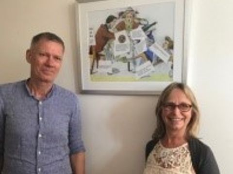 Jugendamtsleiter Herr Schwarz und Regionalleiterin Frau Beckmann bei der Eröffnung der Ausstellung