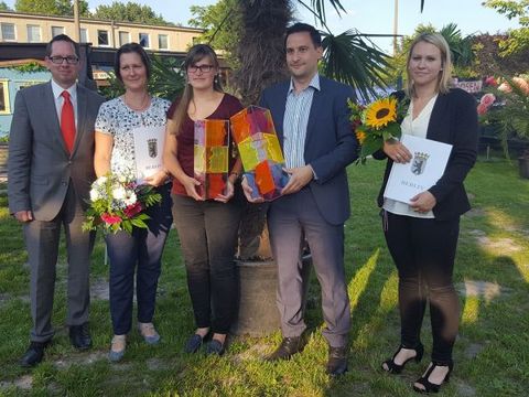 Oliver Igel und ausgezeichnete Unternehmen beim Visitenkartentreffen der Wirtschaftsförderung