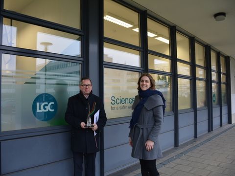 Siegerunternehmen in der Kategorie „Unternehmen mit mehr als 20 Beschäftigte “ ist die LGC Genomics GmbH
