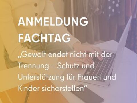 Kachel Anmeldung Fachtag - Frau meldet sich am Laptop an. Filter in orange, lila gehalten
