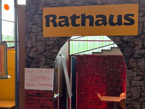 Rathaus bei der FEZitty