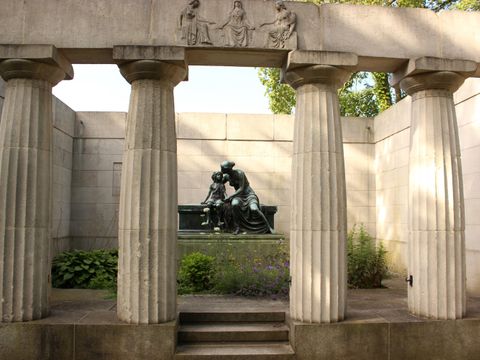 Friedhof Oberschöneweide Grabstätte Otto Engel