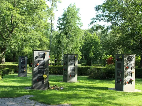 Friedhof Oberschöneweide Urnenwandgrabstätten