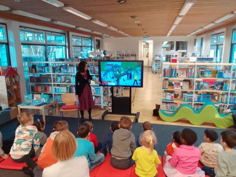 Lesung des Kinderbuchs „Nelly und die Berlinchen“ mit Karin Beese