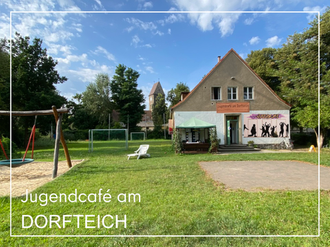 Die Fassade des Jugendcafés am Dorfteich