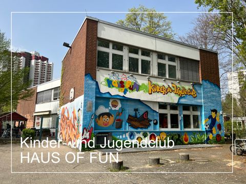 die bunte Fassade des Kinder- und Jugendclubs Haus of fun
