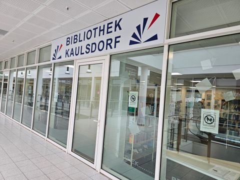 Eingang zur Bibliothek