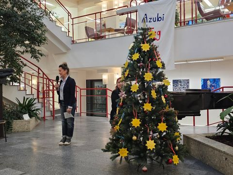 Weihnachtsbaum mit Wunschsternen