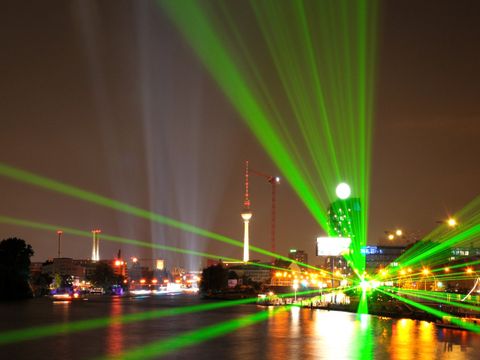 Lichtshow Berlin (Bild: saprygins / depositphotos.com)