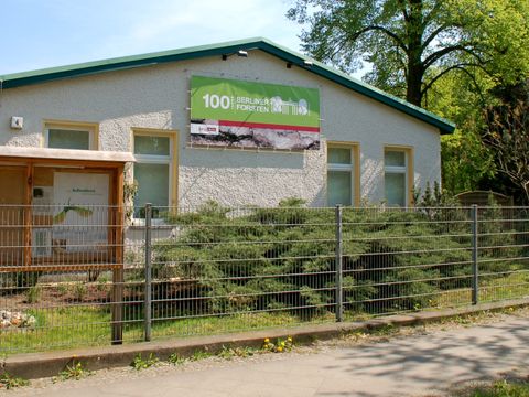 Der Verwaltungstrakt des Landesforstamtes