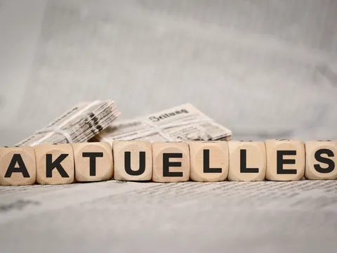 Aktuelles Zeitungsstapel