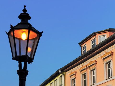 Stadt im Abendlicht