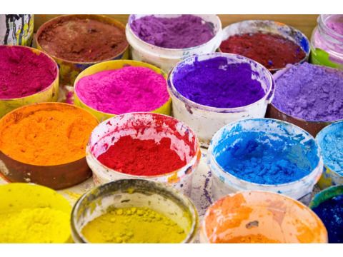 Farben_in_Eimern