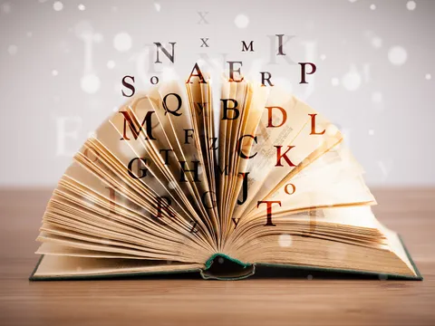 Buch_mit_fliegenden_Buchstaben